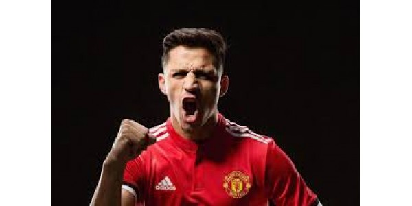 Sanchez trägt ein Inter7-Trikot